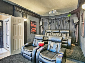Pool/spa, Theater Room & Views: Palm Desert Home!