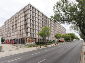 Modern Bright Avenidas Novas by Homing