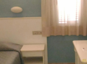 R&B Hotel