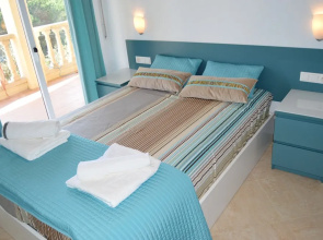 Santa Flora Holiday House