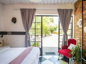 Retro-vintage New Yorker Apartment in Centurion
