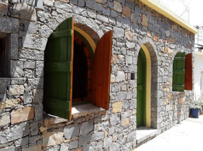 Villa Kamari-Cretan style apartment