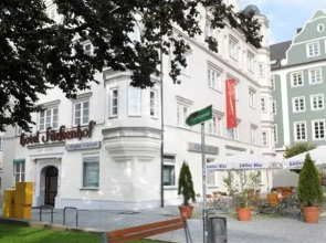 Der Fuerstenhof