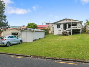 Beach Serene - Waihi Beach Bach