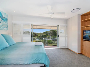 #4 James Cook Apartments