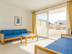 MASSANET (1B) - Cosy apartment with terrace near the sandy beach. Free WiFi