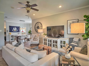 Baton Rouge Game Day House w/ Chic Yard Space