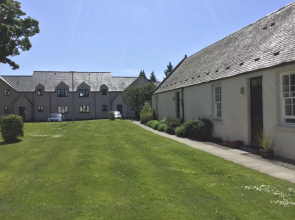 Inverness Apartments - Courtyard