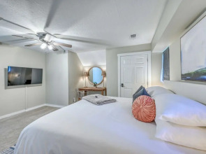 Sunday Abode on Wine Trail 5 Min to Heart of Main