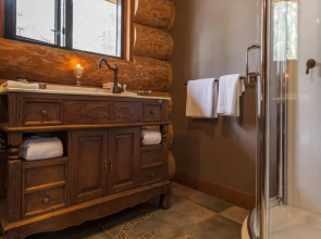 Log House Retreat