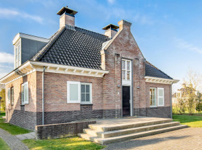 Stately, luxury villa with two bathrooms, 2km from Appelscha