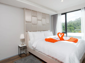 6th Avenue Surin Beach