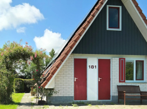 Holiday Home Urlaubsruhe 6 p Near Lake Lauwersmeer - no Pets