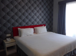 Cenang Plaza Beach Hotel