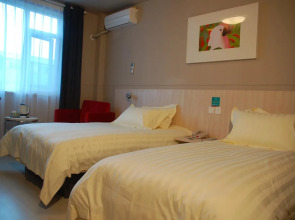 Ji Hotel (Shanghai Hailun Road Metro Station)