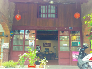 67 Old Street Backpacker Hostel