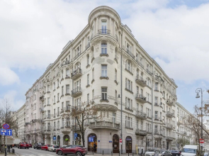 Dream Studio With Mezzanine by Renters