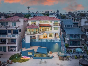 4 Bedroom With Pool in Oceanside