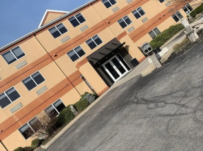 Commodore Perry Inn and Suites