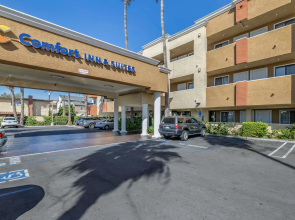 Comfort Inn & Suites Huntington Beach