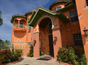 Dream Castle Villa, Montego Bay 8BR