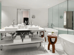 Отель Dua Miami Brickell, An Autograph Collection Hotel