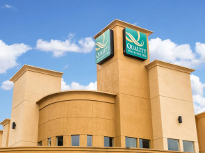 Quality Inn & Suites West Waterpark