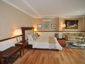 S79 Sunflower Hotel & Spa