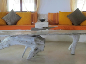 Deluxe Villa With Garden / Pool With Service Staff 150mt From the sea
