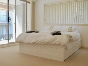 Spacious Studio by the Beach in Manly