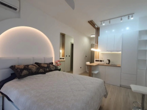Luminous Apartment with Balcony near Budva Riviera