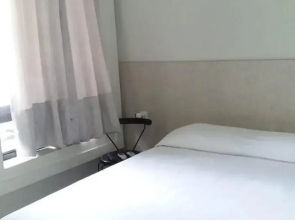 707 Lindo Flat mobiliado com vista lateral mar na Praia de Iracema COM VENTILADOR