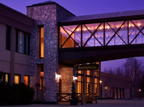 Pinestone Resort & Conference Centre