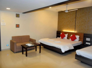 Hotel Sharada International
