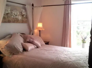 Cranleigh Bed  Breakfast