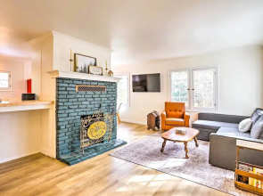 Cozy Home, 1/2 Mi to Downtown, 4 Mi to Hikes!