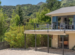 Vue De La Mer - Akaroa Holiday Home