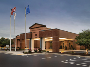 DoubleTree by Hilton Milwaukee - Brookfield