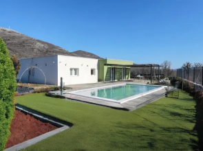 Villa Gariful - Sleeps 10 - Pool - Hottub - Petsok