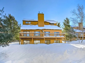 3 Mi to Attitash Resort: Condo w/ Mtn Views!