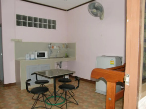 Anchana House by Zuzu