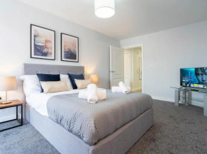 MAEVELA Apartments - Super Comfy Luxury 1 Bed Apartment - City Centre, Digbeth - ROOFTOP TERRACE - Smart TV's
