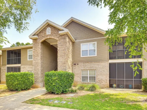 3 Mi to Owa: Modern Condo w/ Resort Pool!
