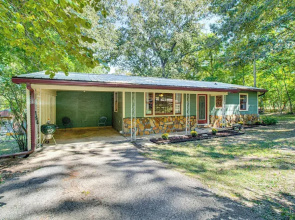 Near State Park & Spring River: Family Gem w/ Yard