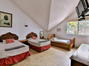 7BR Impresionante Casa De LAGO Con Alberca