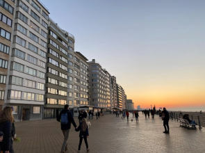 OSKAR luxe appartement op zeedijk met zeezicht