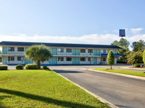 Motel 6 Valdosta, GA - University