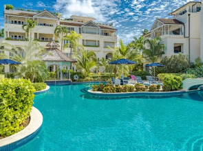 Schooner Bay 112 by Blue Sky Luxury