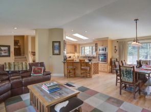 Blue Goose Lane 8 by Village Properties at Sunriver