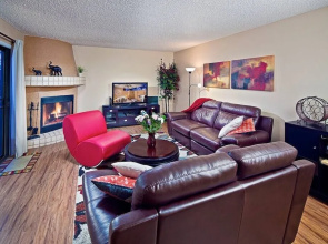 Tempe Escape · Prime Location, Sparkling Pool, Bbq, Tennis Court